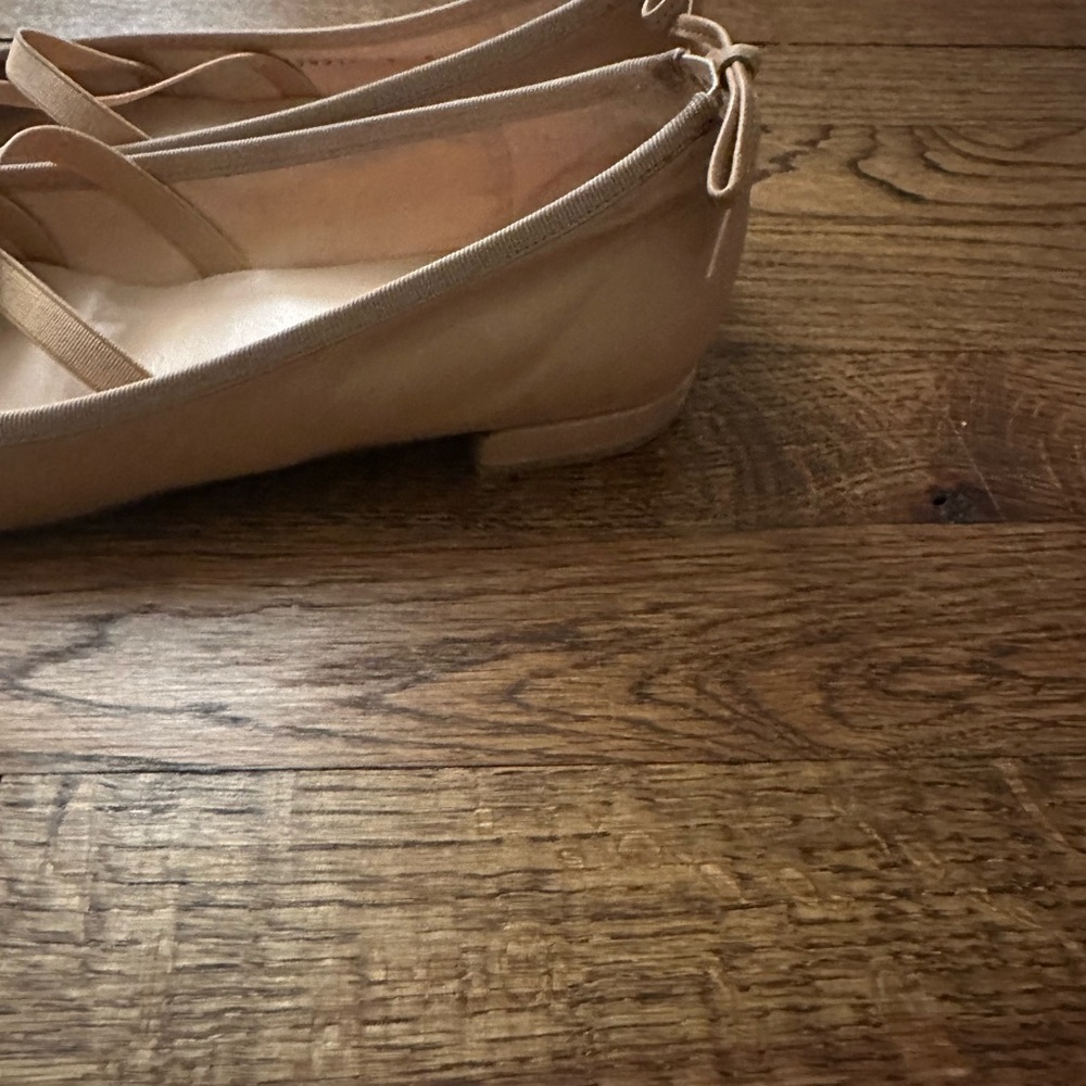 Stuart Weitzman Beige Ballet Flats with Bow Detail - Picture 3 of 8